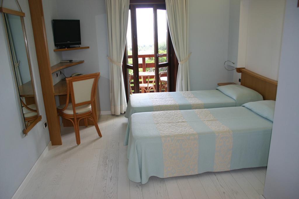 Hotel Cala Reale Stintino Luaran gambar
