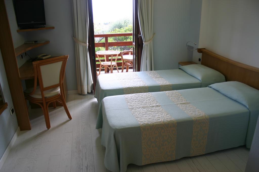 Hotel Cala Reale Stintino Luaran gambar